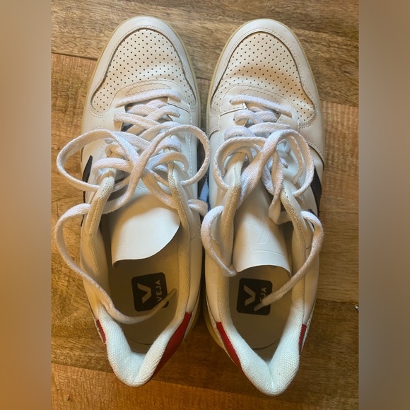 VEJA V-10 EUR 41 US 8 Shoes - Picture 6 of 7